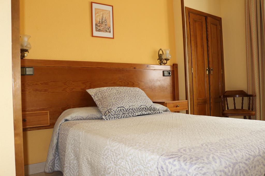 Hostal Don Jaime I Y II Segovia Eksteriør billede