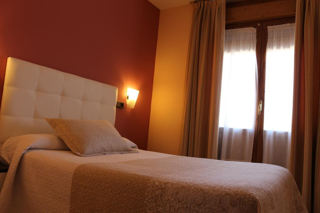 Hostal Don Jaime I Y II Segovia Eksteriør billede