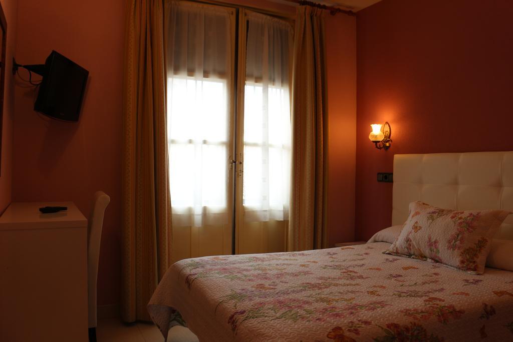 Hostal Don Jaime I Y II Segovia Eksteriør billede