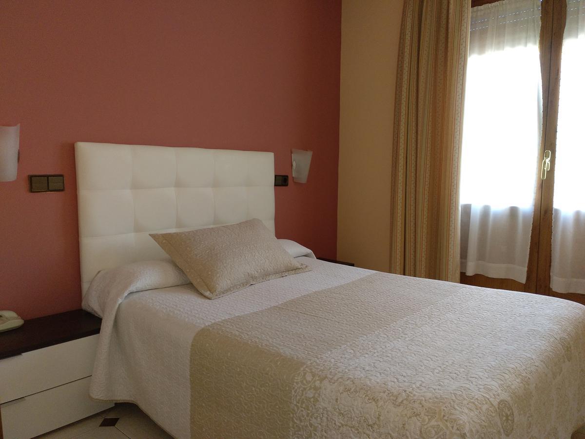 Hostal Don Jaime I Y II Segovia Eksteriør billede